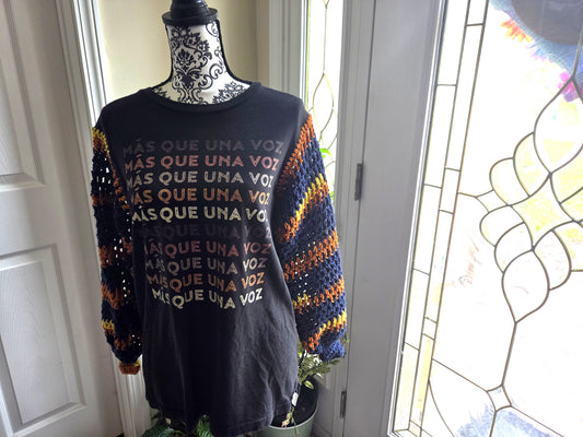 Upcycled Sweater with Crochet Sleeves - Más Que Una Voz