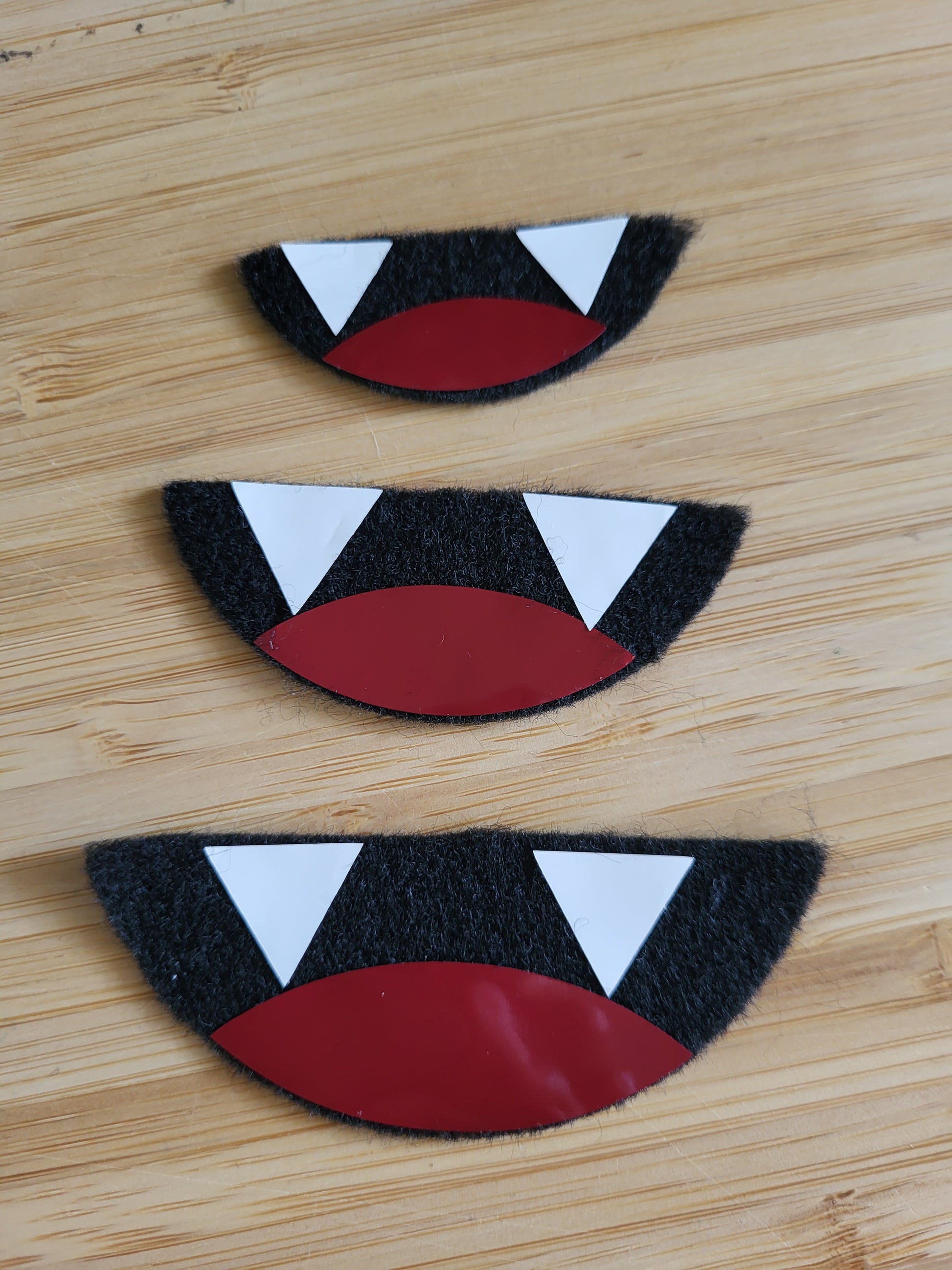 5 Pack of Bat Fang Mouths image 0